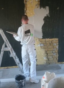 stucadoor geertruidenberg bezig op project